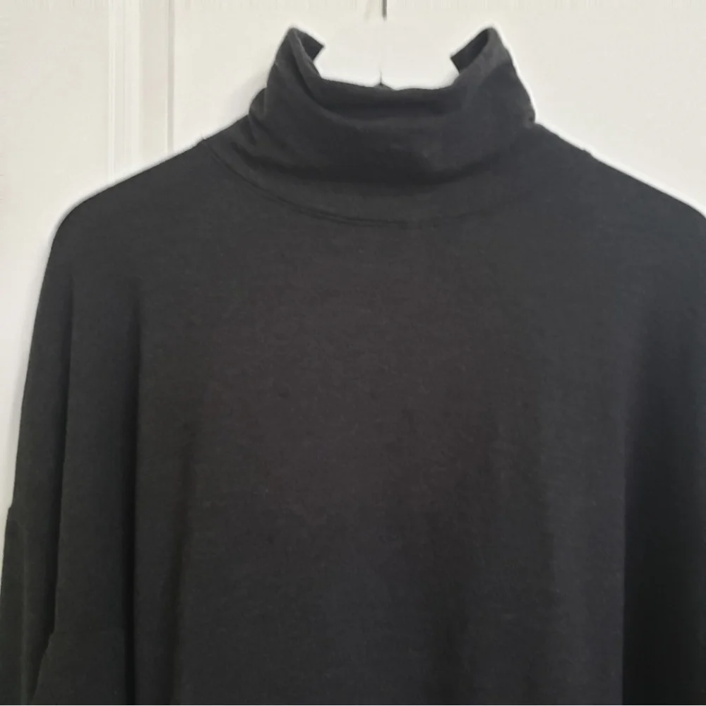 Aritzia Babaton The Group Black Oversized Turtleneck Sweater Sz 2 Medium - Picture 5 of 5